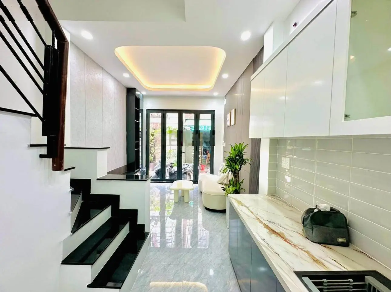 Chủ cần vốn kinh doanh bán nhà ngộp giá 86m2. Hẻm 4m đường Nguyễn Thị Định, Quận 2