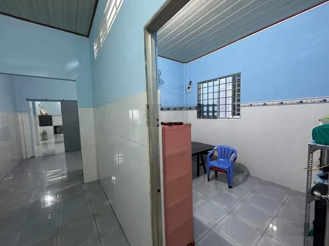 Nhà mặt tiền chính chủ cần bán! Tiện mở văn phòng công ty, ở lâu dài mua bán thuận tiện