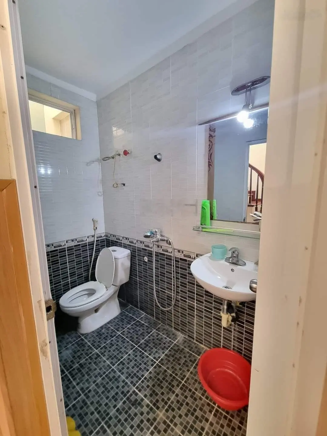 Bán Gấp nhà siêu hiếm Phú Đô 40m2 x 5 tầng dân xây chắc chắn xung quanh ngập tràn tiện ích