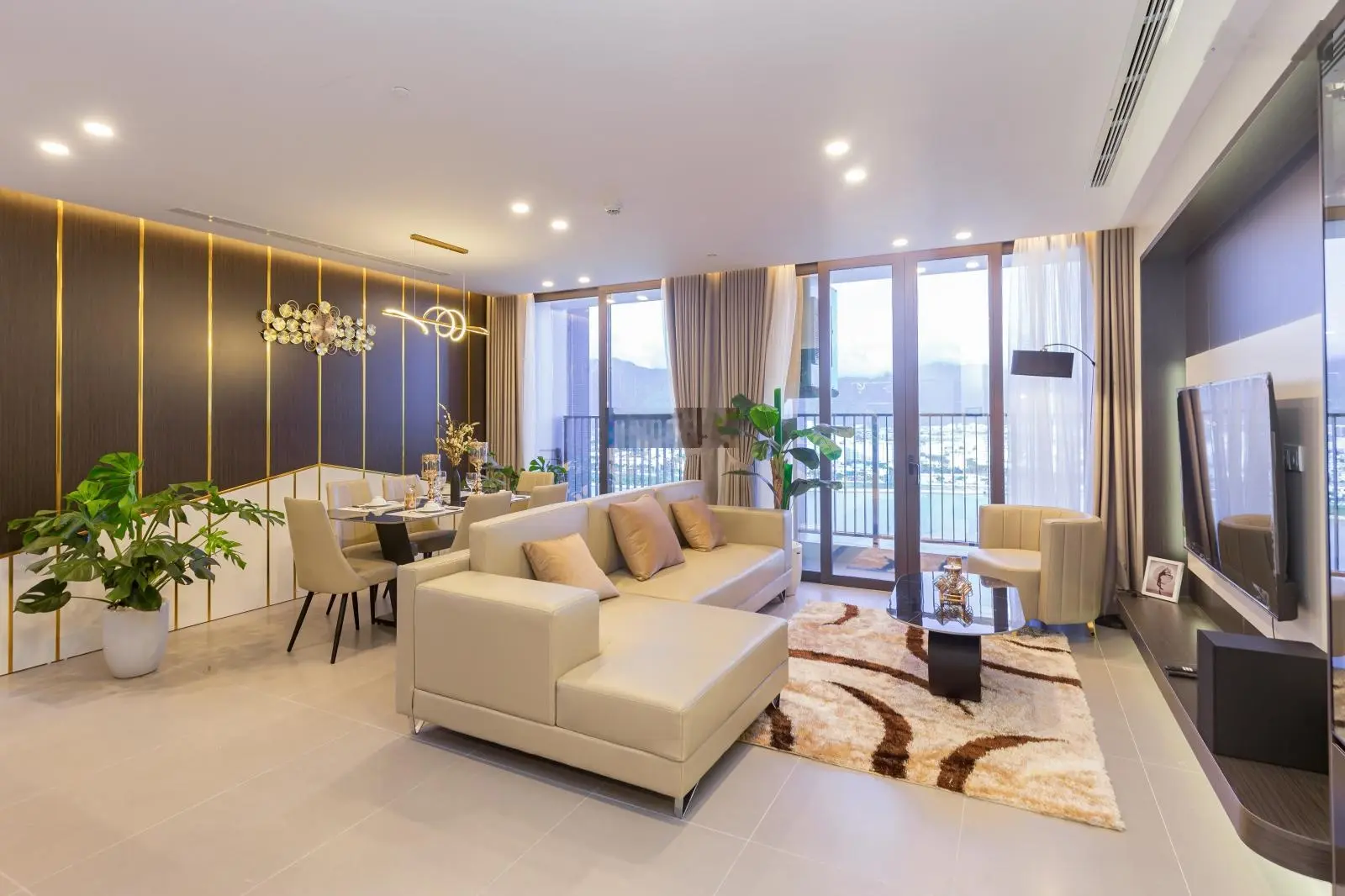 Bán cắt lỗ căn vip, căn góc siêu đẹp tại SAM Towers Đà Nẵng chỉ 5,5 tỷ, diện tích 84m2, 2 PN