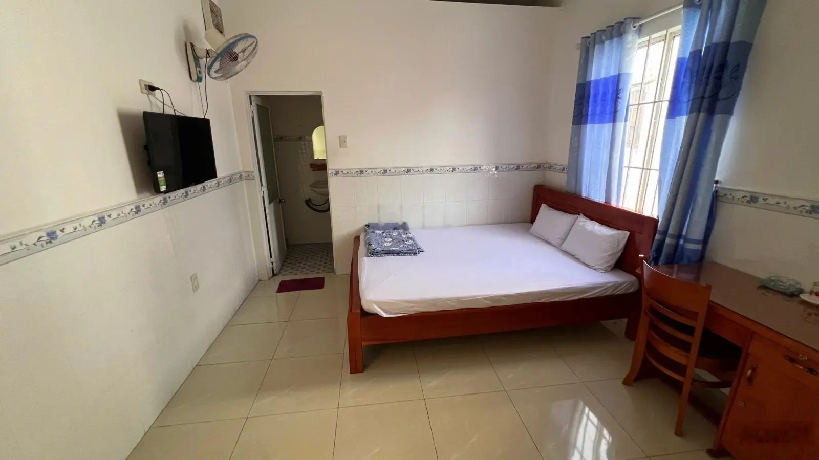 Bán nhà nghỉ gần biển hòn chồng, gần chợ Vĩnh. Hải , kinh doanh tốt có sổ đầy đủ