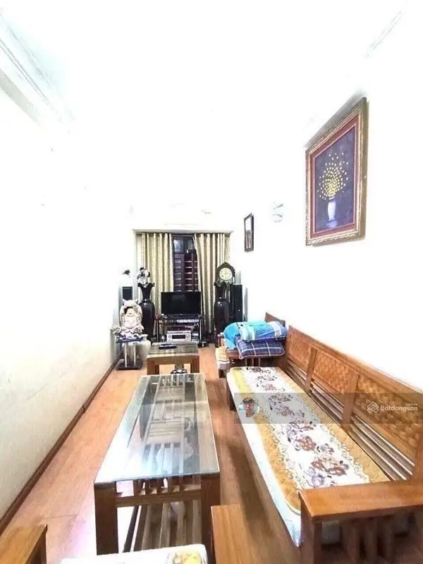 Bán nhà mặt phố, quận Đống Đa. 28m - giá 6,5 tỷ. Đối diện các trường đại học, ngã tư Tây Sơn