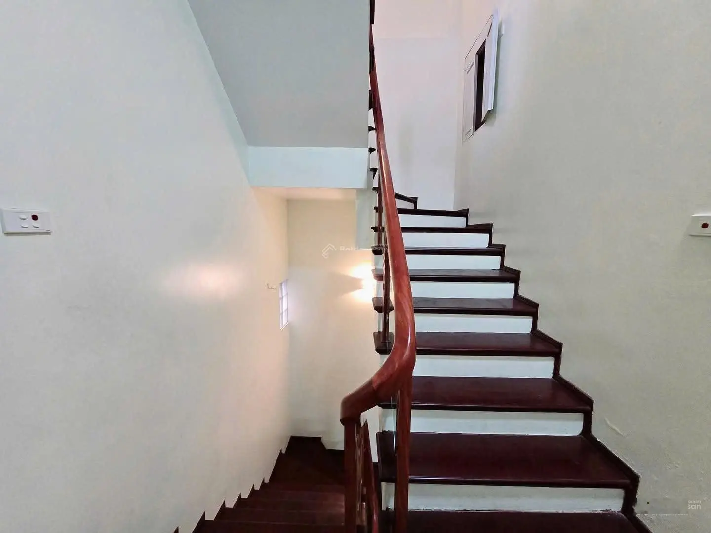 Nhà riêng Vũ Trọng Phụng ô tô đỗ cửa, lô góc 2 thoáng, sổ nở hậu, full nội thất, không quy hoạch