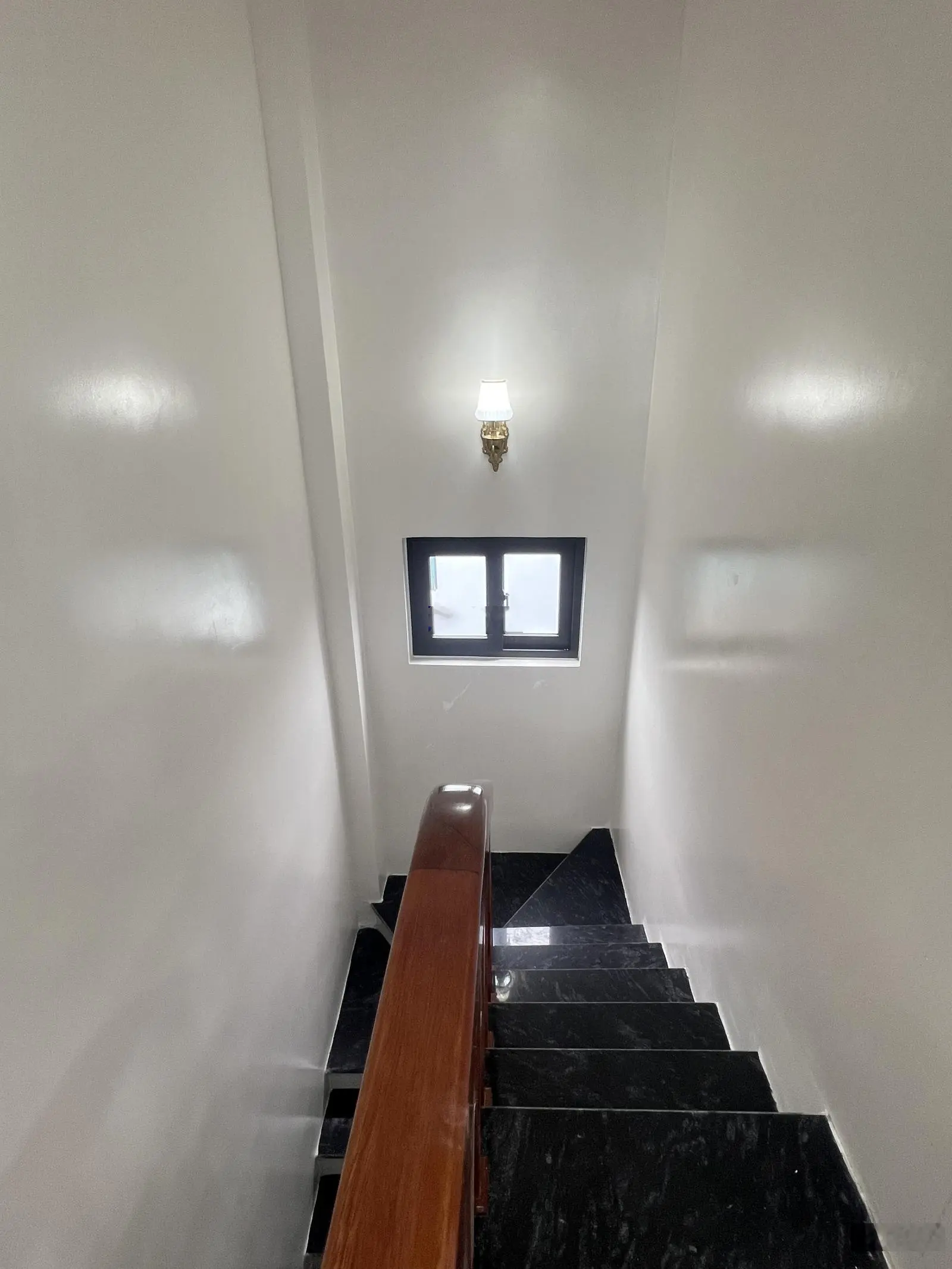 Bán nhà riêng đường Nguyễn Văn Cừ giá 10,3 tỷ 45m2, 6 tầng thang máy