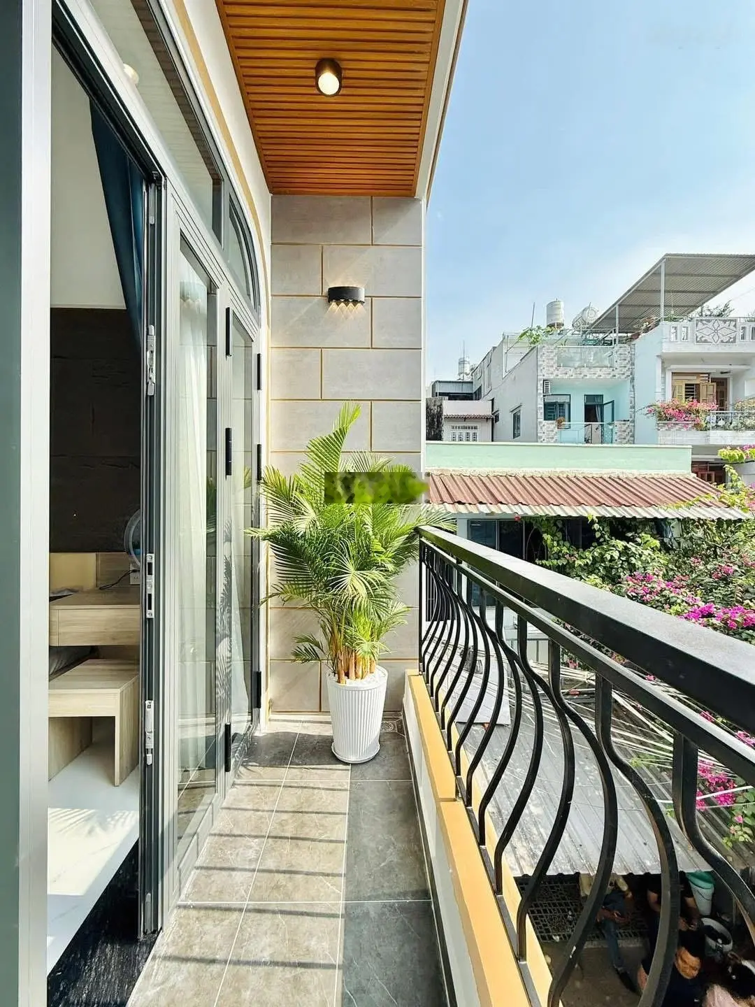 Cần bán gấp nhà đẹp tại Ni Sư Huỳnh Liên phường 10 quận Tân Bình, 73m2 SHR
