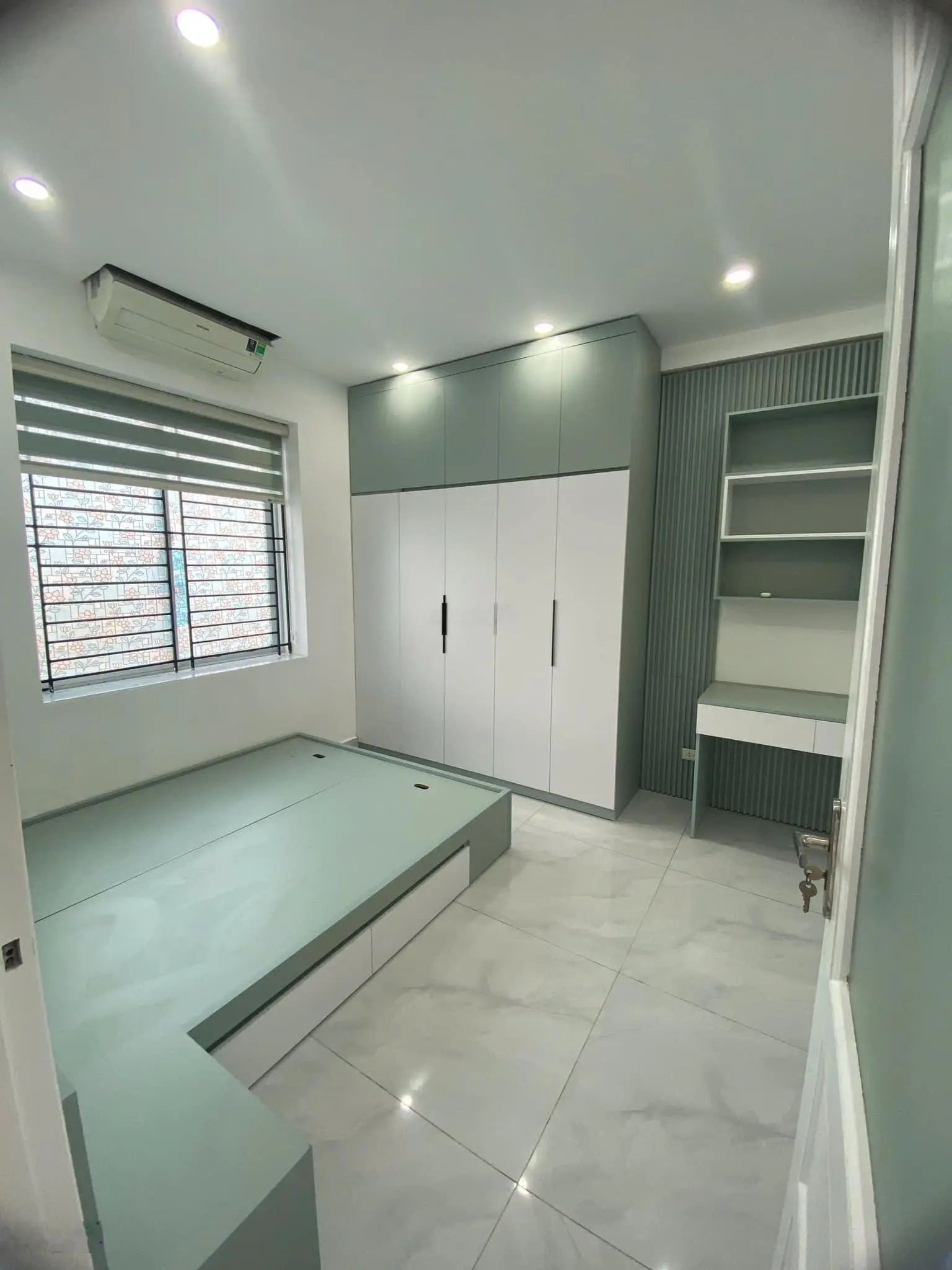 Cực Hiếm! Bán nhà mặt phố Lý Thái Tổ, 35m2, 5 tầng, 17.5 tỉ, phù hợp KD homestay, appartment