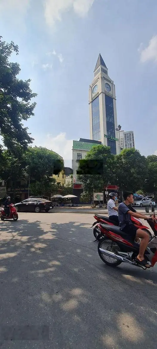 Bán liền kề La Casta Văn Phú, trục kinh doanh 73m2, 4 tầng, mt 5.4m, hoàn thiện đẹp, KD, VP, 18.xtỷ