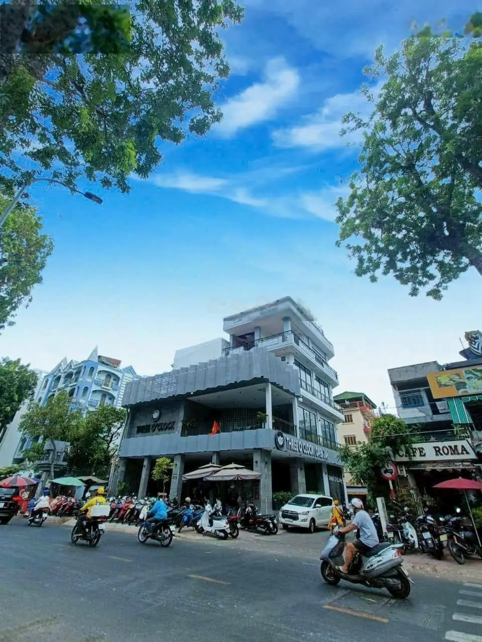 Bán nhà MT Huỳnh Thúc Kháng, P. Bến Nghé, Quận 1 - DT: 9x20m - 3 tầng - HĐT: 300 triệu - Giá: 90 tỷ
