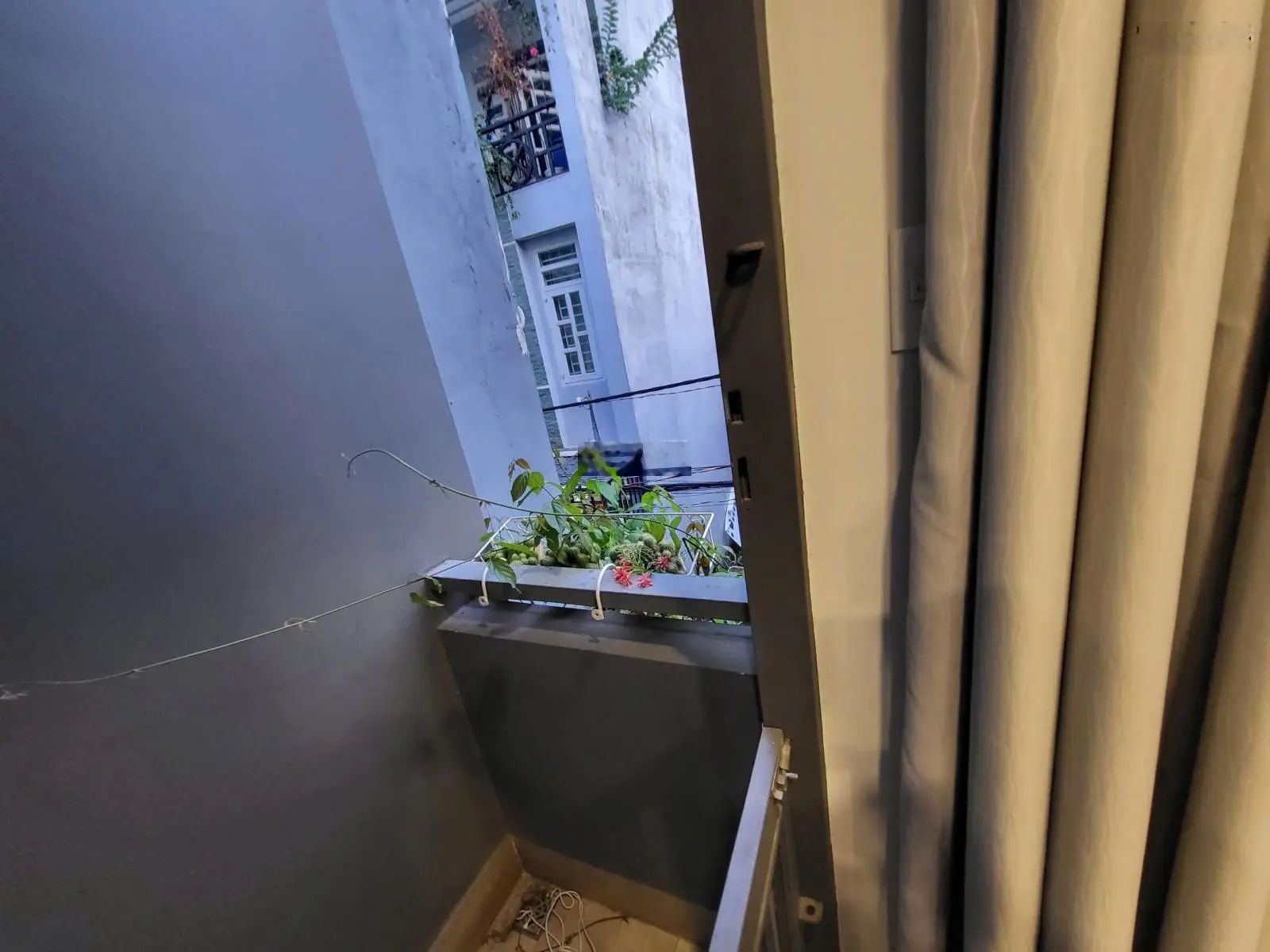 Bán gấp nhà Linh Đông siêu đẹp nội thất đày đủ sát Vành Đai 2. LH 0933352944