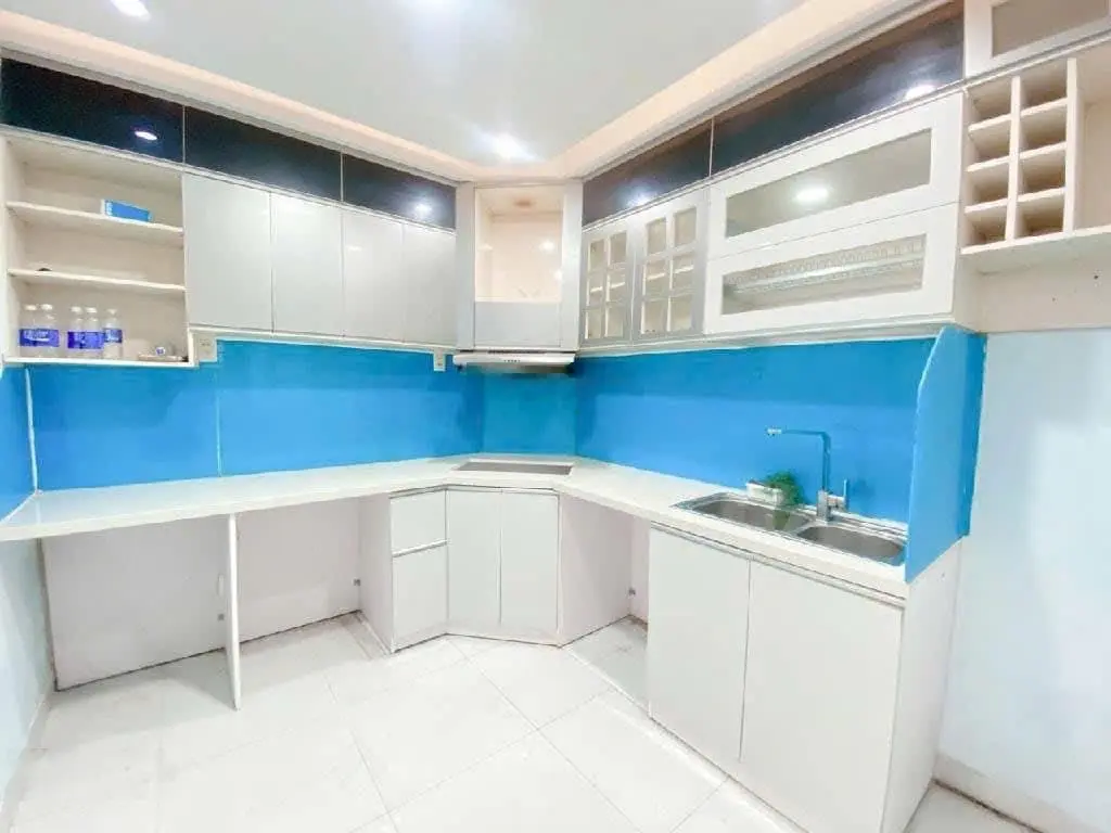 ra gấp căn nhà chính chủ ở Bạch Đằng P24 Q. Bình Thạnh. 33m2 Giá 3tỷ4, hẻm rộng xe hơi