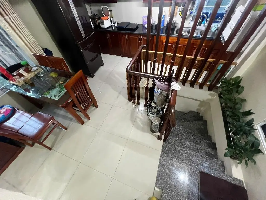 Mặt phố Ngọc Hồi, đường 16m, ô tô tránh, vỉa hè rộng: 60m* 4 tầng* 4,6m mặt tiền. Dân xây . 8,5 tỷ