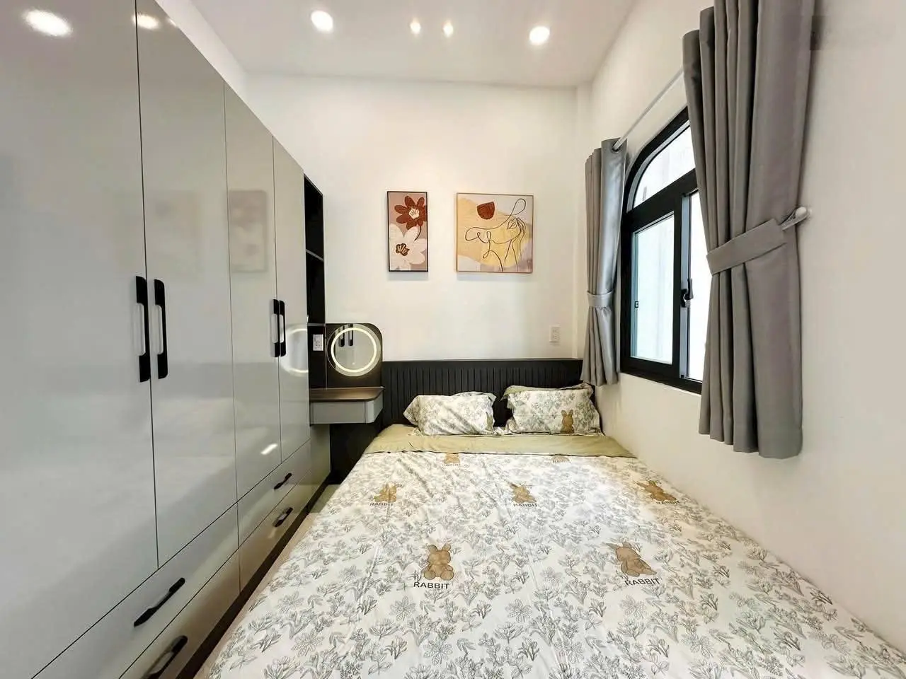 Nhà hxh Nguyễn Trọng Tuyển, 2,15 tỷ, 52 m2, 4PN, 4WC, đẹp, nhiều tiện ích. Shr sang tên ngay
