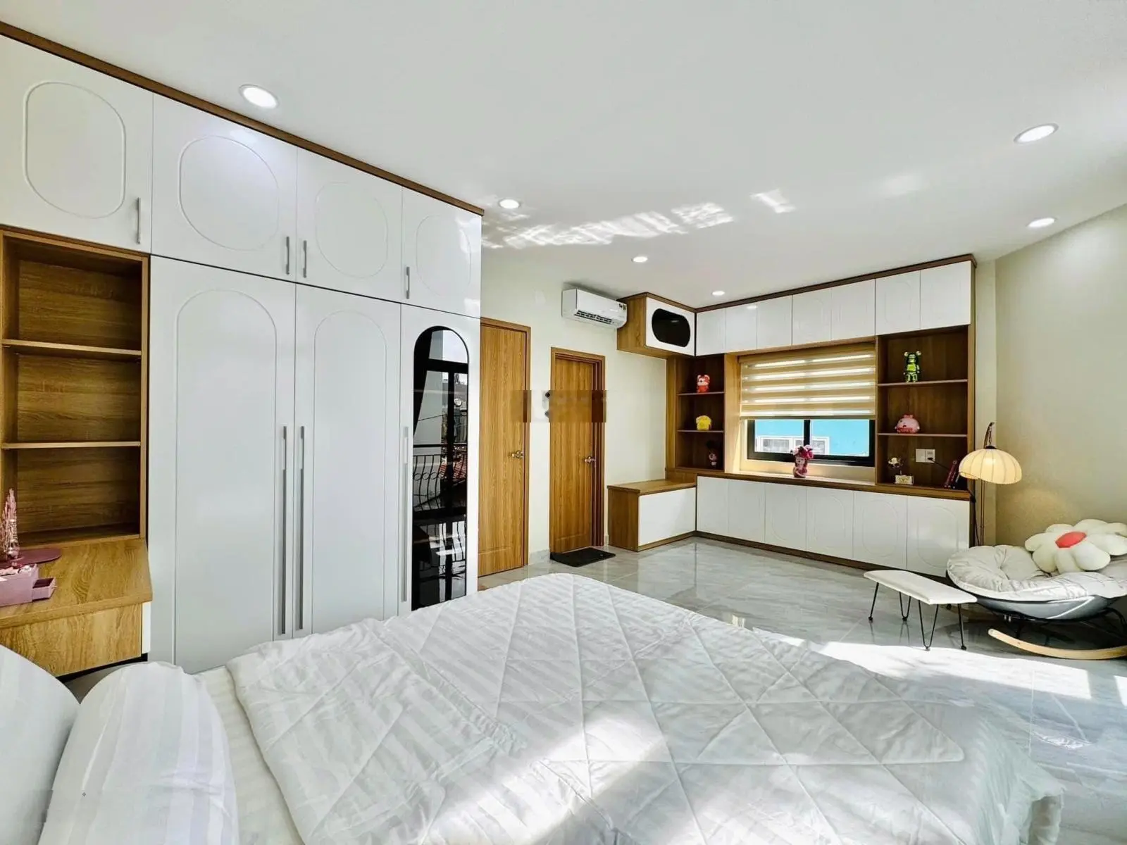 Hiếm! Nhà mặt đường Nghĩa Thục - P5 - Q5. 68,6m2 cho thuê 28 triệu. Gần chợ Hoà Bình