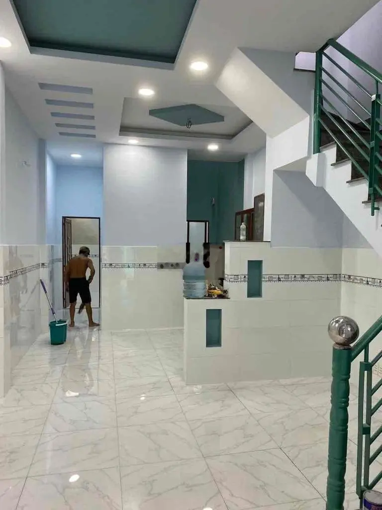 Gấp Chủ Kẹt Tiền Mùa EURO bán nhà Đặng Văn Ngữ,Q.PN 60m2 3tỷ565 SHR