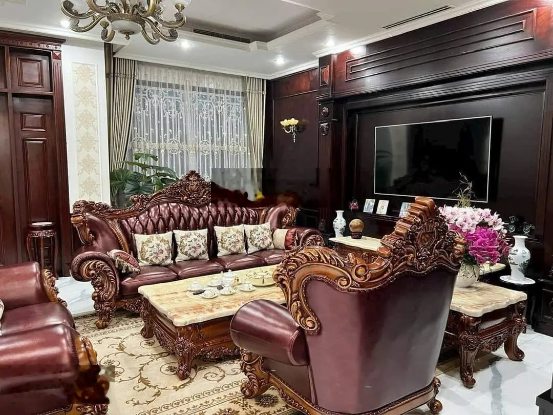 Chủ cần tiền bán lại biệt thự vip trong trung tâm hành chính TP Dĩ An, Bình Dương. DT 550m2. Giá rẻ