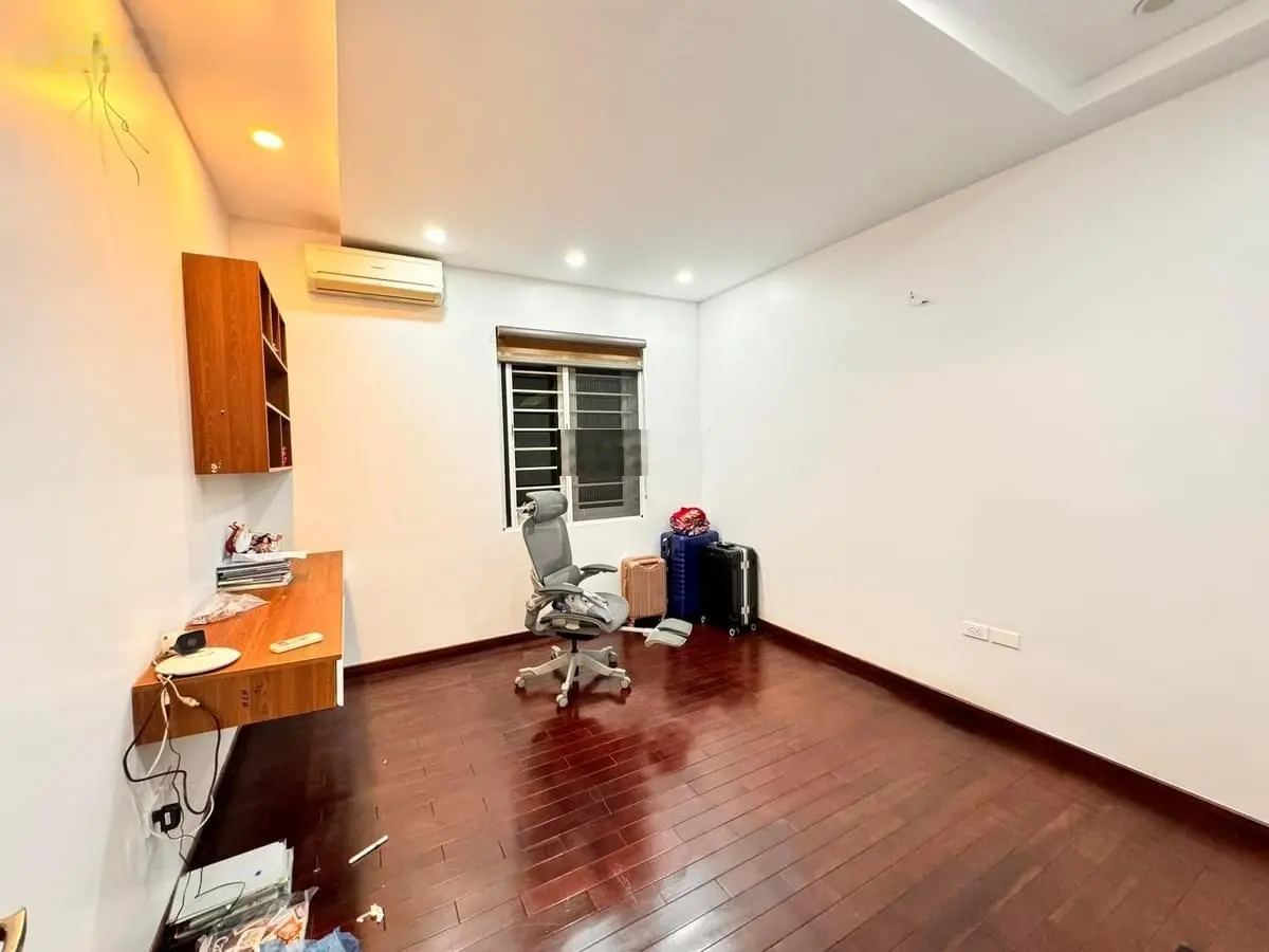 Bán nhà Láng Đống Đa nhà đẹp ở ngay ô tô lùi đỗ cửa ngõ rộng thoáng có thang máy 50m2/5T/4mmt 11tỷ