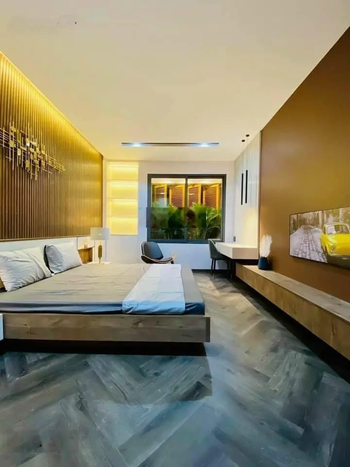 Bán nhà mặt tiền ngang 8x17m đường kinh doanh Nguyễn Trãi Phường 8 Quận 5 giáp quận 1
