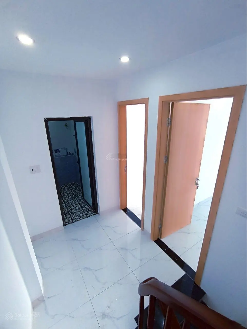 Nhà đẹp logoc Độ Tràng 40m2x3T, 3.35 tỷ, oto đậu cửa, 10m ra đường Contener