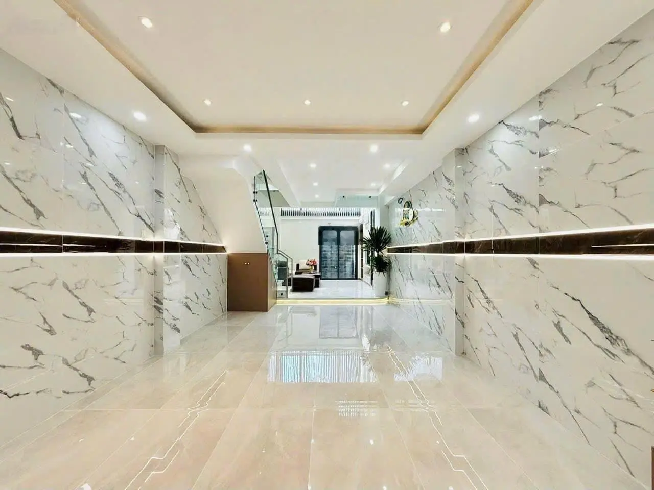 Nhà đẹp hẻm xe hơi 6m đường Nguyễn Thiện Thuật, Q3 xây 4 tầng, 42m2. Có sổ riêng