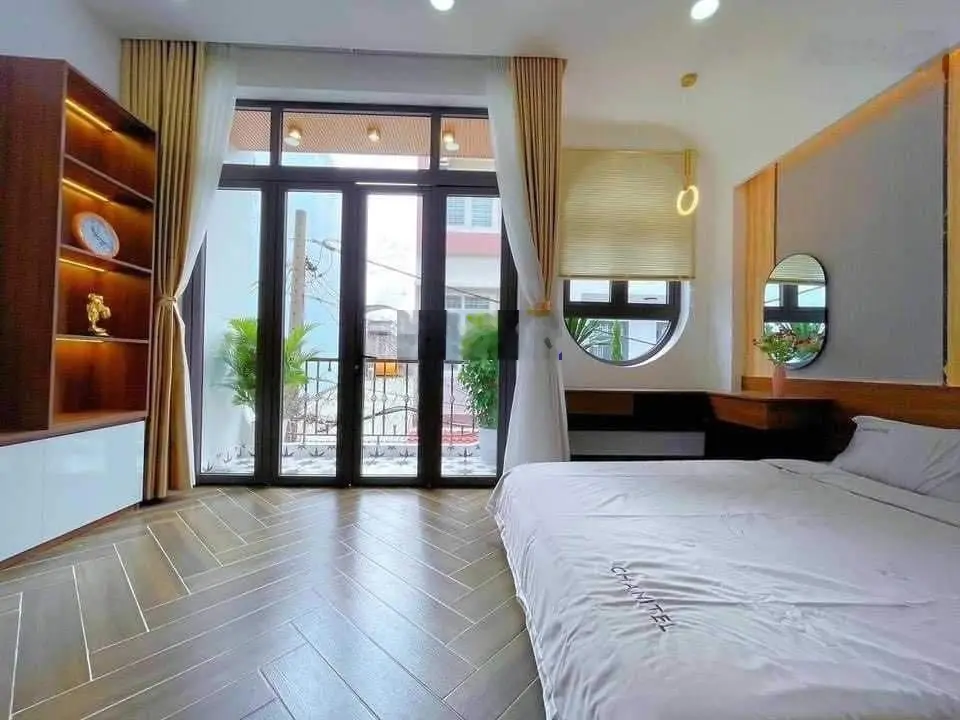 Nhà riêng mới 90% cần bán đường Thăng Long 57m2 cách sân bay 150m giá chốt, sổ hồng riêng