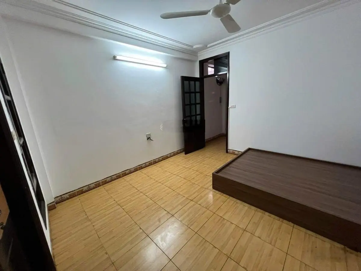 Bán nhà riêng Nguyễn Chí Thanh, Đống Đa. Phân lô vuông vắn, 2thoáng, 55m, 5tầng, 8p ngủ, dt 30tr/th
