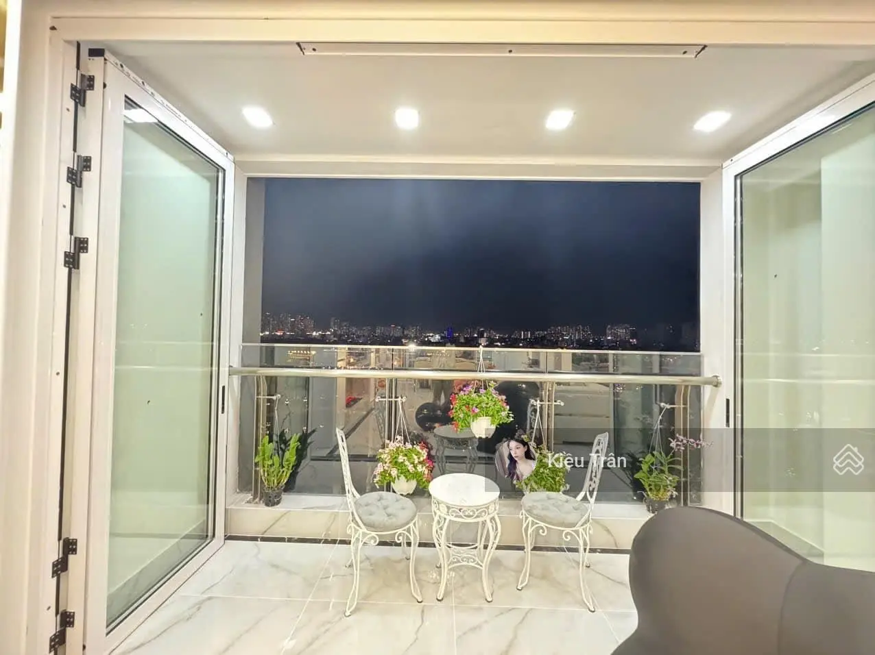 Căn hộ cao cấp 4 phòng ngủ view và tầng siêu hiếm tại Vinhomes Central Park, xem pháo hoa tại nhà