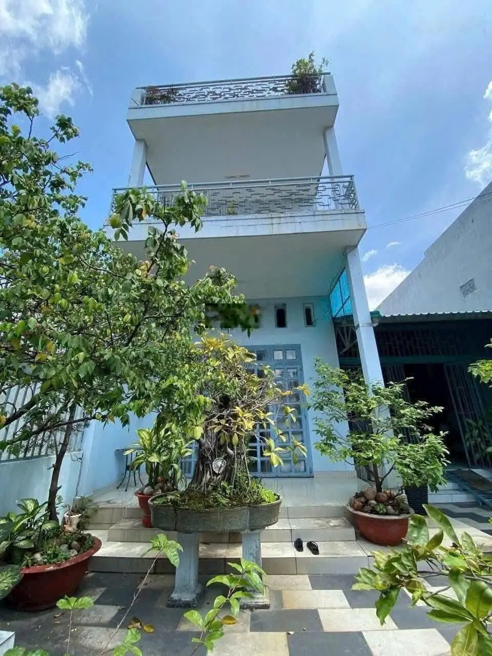 Bán gấp nhà riêng đối diện căn hộ cao cấp The Emeral 68 - tiền thuê hàng tháng 9tr