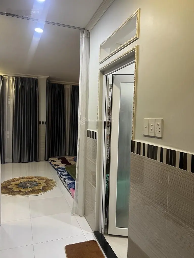 Bán nhà Khánh Hội Quận 4 - hẻm ôtô - 60m2 - 5 Tầng - 8 tỷ - Tiện kinh doanh