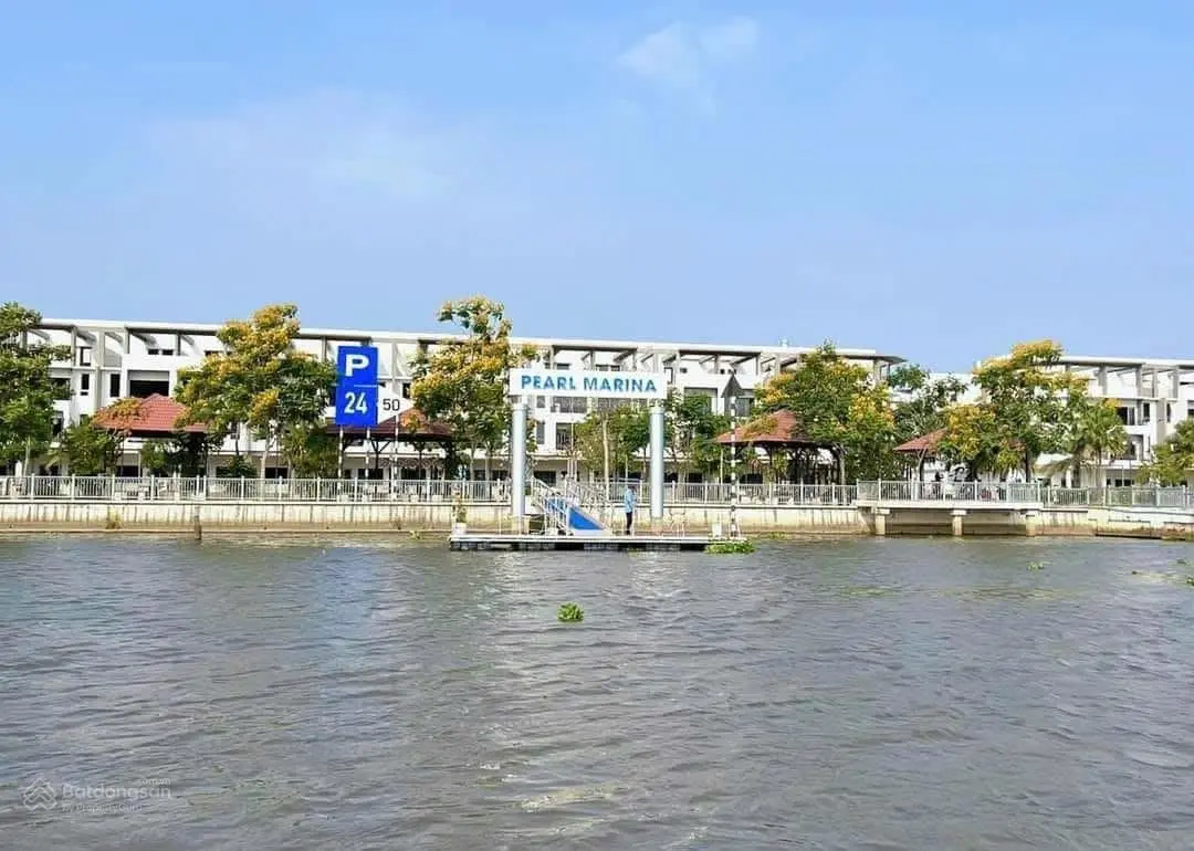 Bán nhà sổ đỏ MT đường Nguyễn Văn Tuôi - TT Bến Lức, View sông Vàm Cỏ, đang cho thuê 12tr/tháng