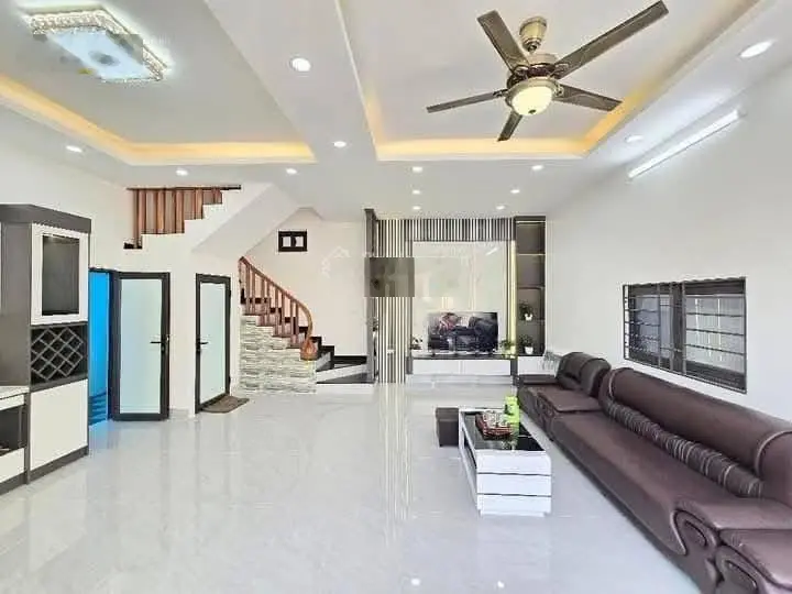 Ngõ thẳng cách 20m ra ô tô tránh bán nhà phố Trạm sát Aoen 40m2 x 5 tầng giá hơn 6,7 tỷ có TL