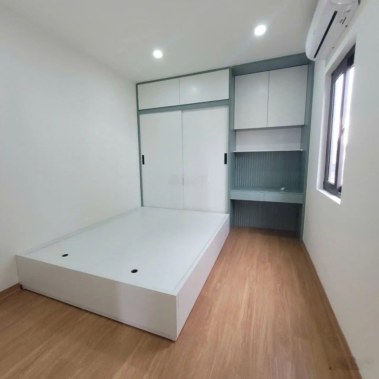 Nhà đẹp như khách sạn 40m 4 tầng 5 ngủ funl đồ giá 5ty96 . lh e 0362088669