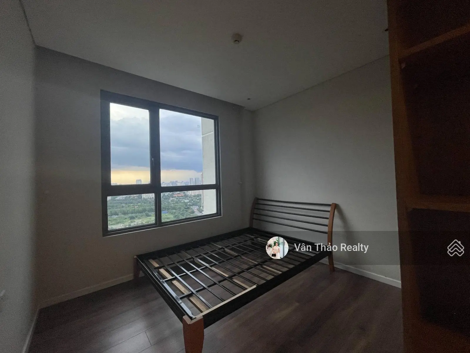 (Diện tích lớn 137m2) Căn hộ 3PN góc - Full kính 2 mặt - Nội thất cơ bản - Đảo Kim Cương Quận 2