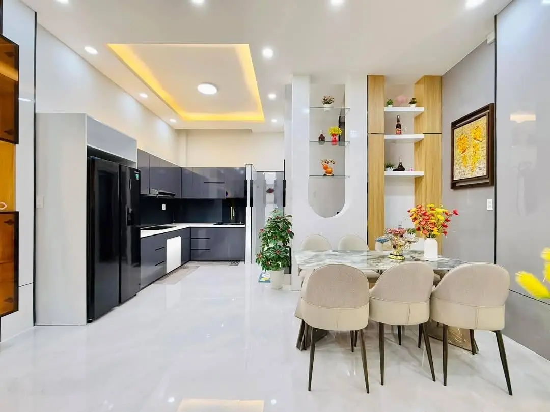 Cần tiền bán nhà Nguyễn Cửu Vân, Phường 17, Bình Thạnh, Giá 3 tỷ650, Diện tích 60m2, Sổ sẵn