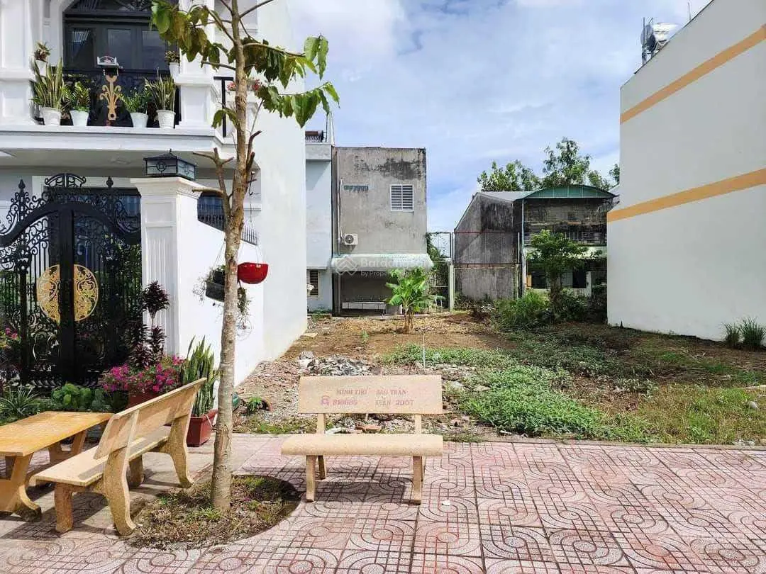 Cần bán đất gần công viên Lê Thị Riêng Đ. 23 tháng 8, P8, Bạc Liêu, 120m2/600tr. Sổ hồng riêng