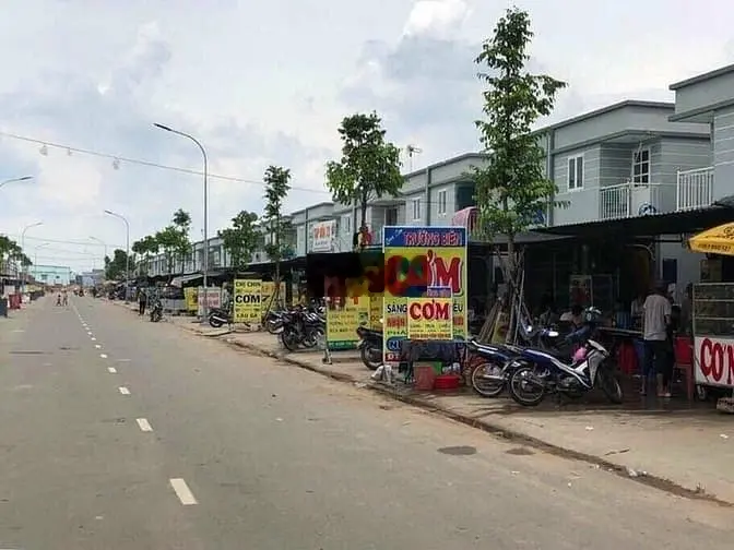 Bán lỗ lô đất thổ cư 1003m2 nằm ngay thị xã, QL13, cạnh KCN giá 195tr