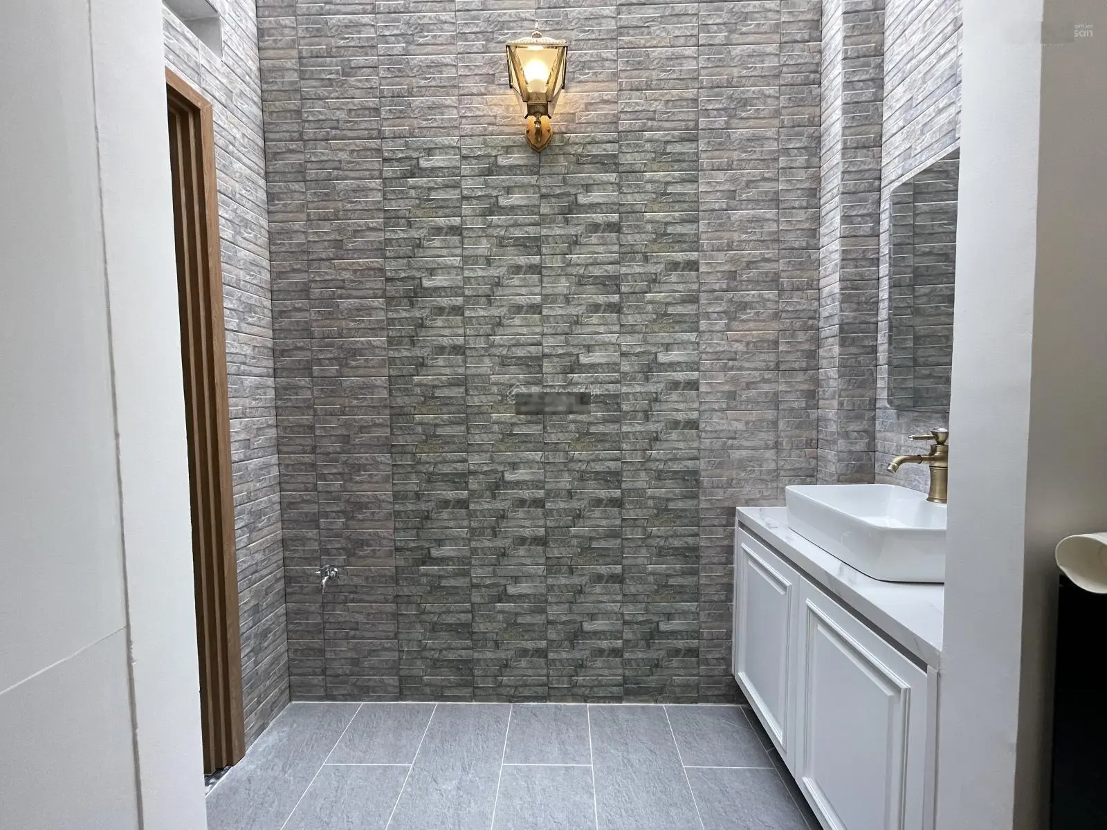 Bán gấp căn biệt thự tân cổ điển 3 tầng - chỉ 9 tỷ 500 triệu - nội thất cao cấp, vào ở ngay