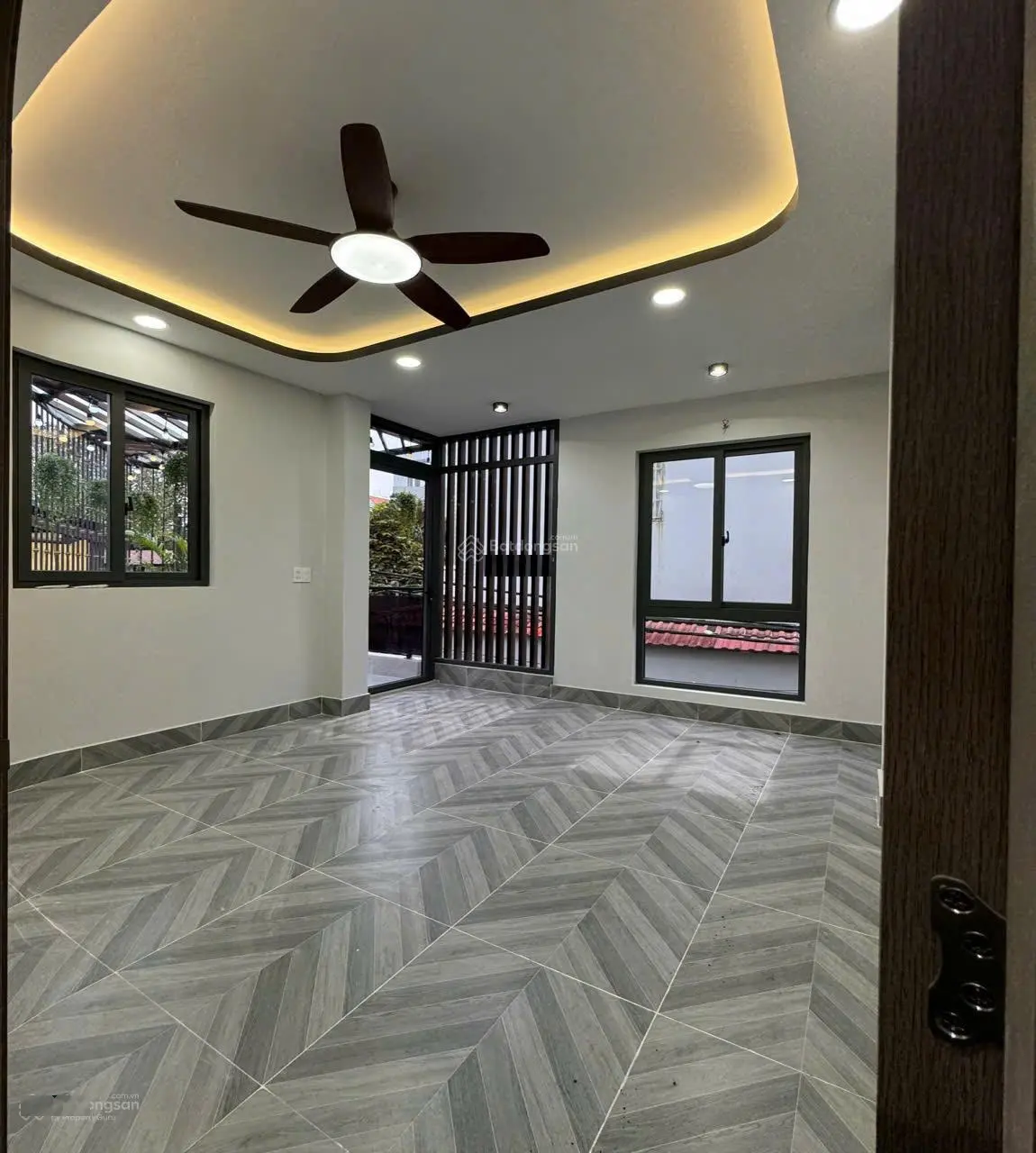 Nhà trống nhà đẹp đường Hậu Giang, 7x12m, 2 lầu sân thượng mới đẹp