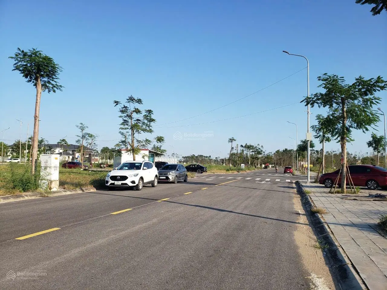 Chính chủ cần tiền bán nhanh lô đất cạnh hồ, gần ngã 6, giá đẹp