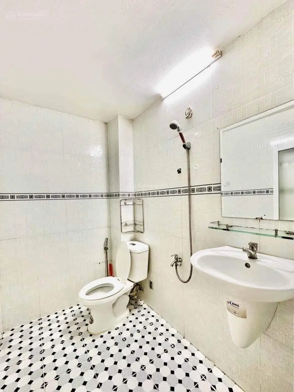 Định cư Úc cần bán gấp nhà ngay MT Huỳnh Tịnh Của, Võ Thị Sáu, Q3, 42.8m2, 1T 1L, SHR