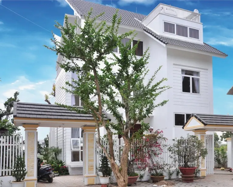 Chính chủ bán biệt thự Ngôi Nhà Mới lô góc view hồ dt 293m2 đã có sổ, view rất thoáng.LH 0982111299