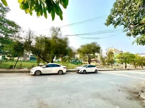 Siêu phẩm- nhà 3 mặt thoáng-5 tầng-thang máy, vỉa hè ô tô tránh+ ngủ ngày đêm- kinh doanh đỉnh cao