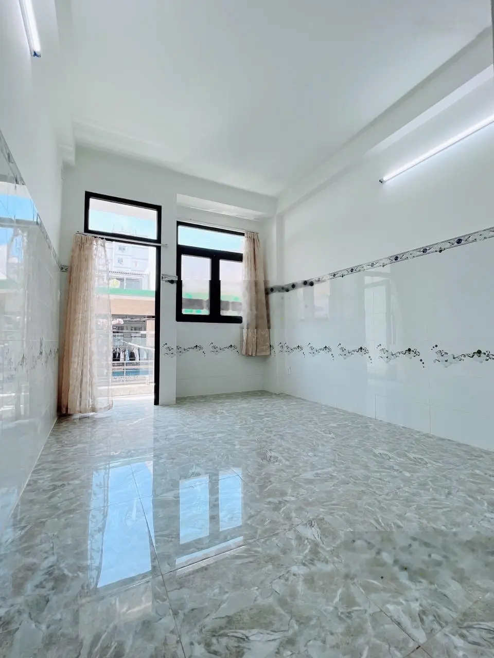 Nhà 4 tầng hùng vương - trung tâm q.10 - gần chợ hoa hồ thị kỷ chỉ 9 tỷ 450 sổ hồng riêng