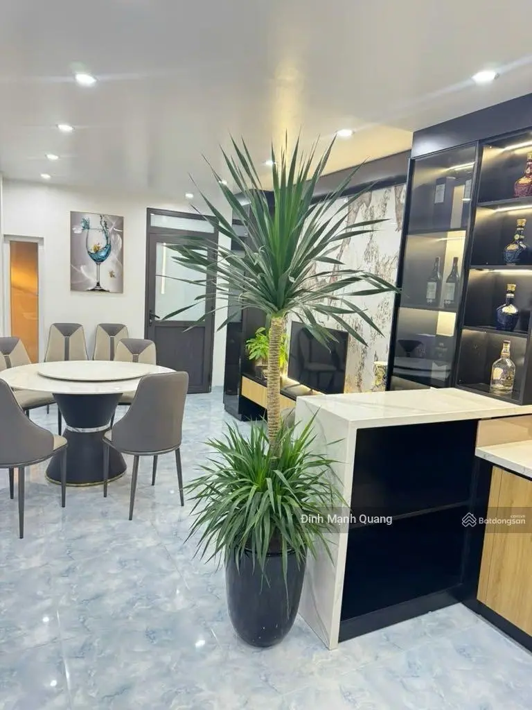 Võng Thị, phố hiếm nhà bán, 37m2. 6 tầng, gần ô tô gần phố, chỉ 7,x tỷ.