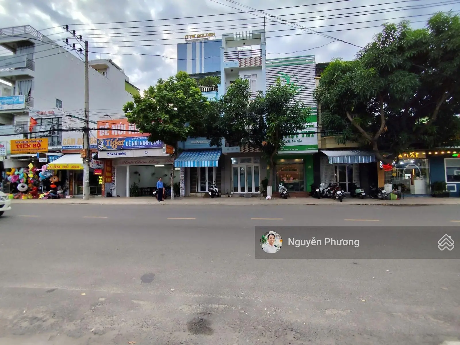 Nhà 3 tầng mặt tiền đường Dã Tượng Nha Trang ra biển chỉ 150m kinh doanh buôn bán