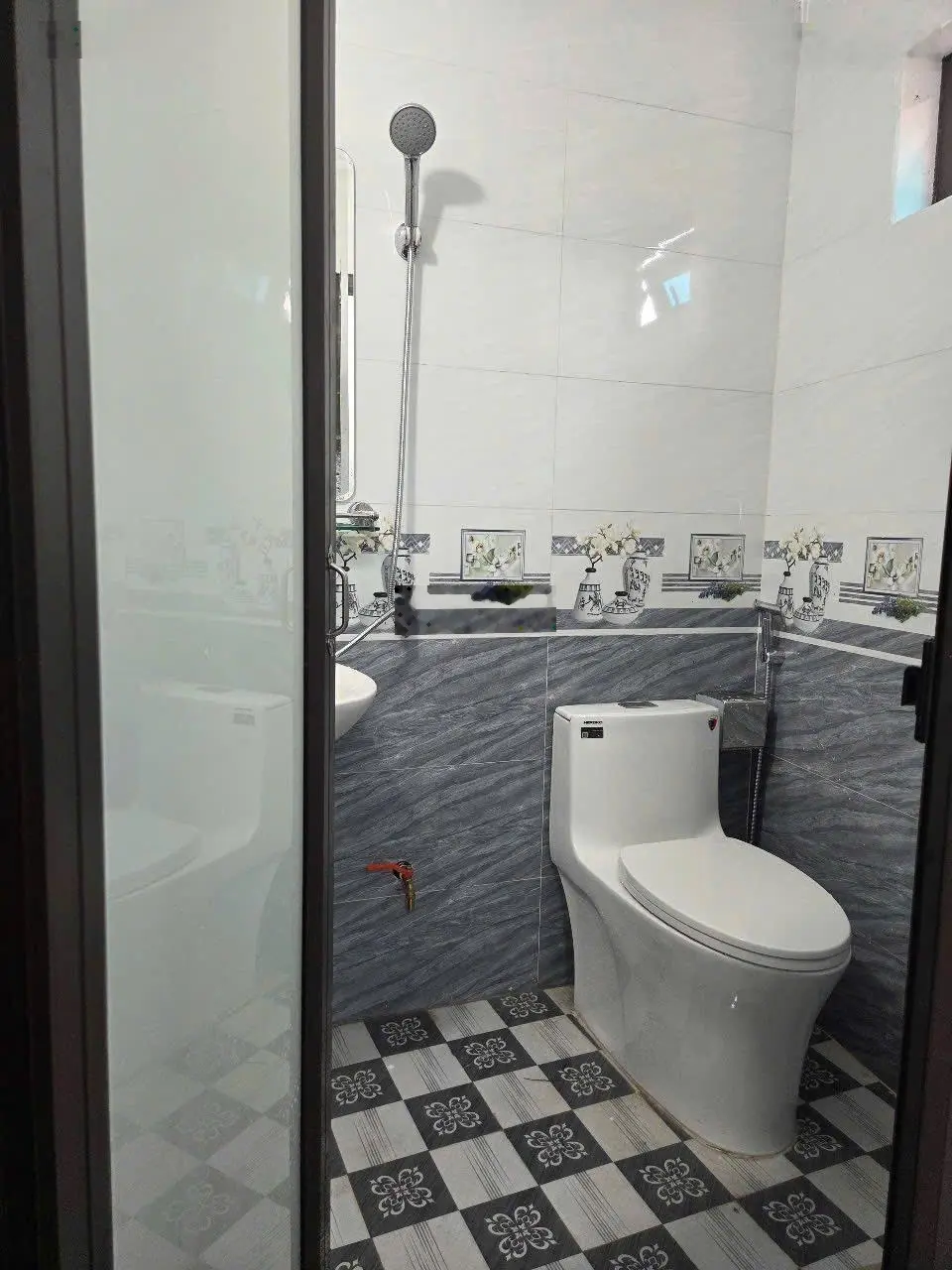 Bán nhà 2 tầng siêu phẩm 3 mặt tiền - giá chưa đến 2 tỷ - Quảng Tiến Tp Sầm Sơn - Thanh Hóa