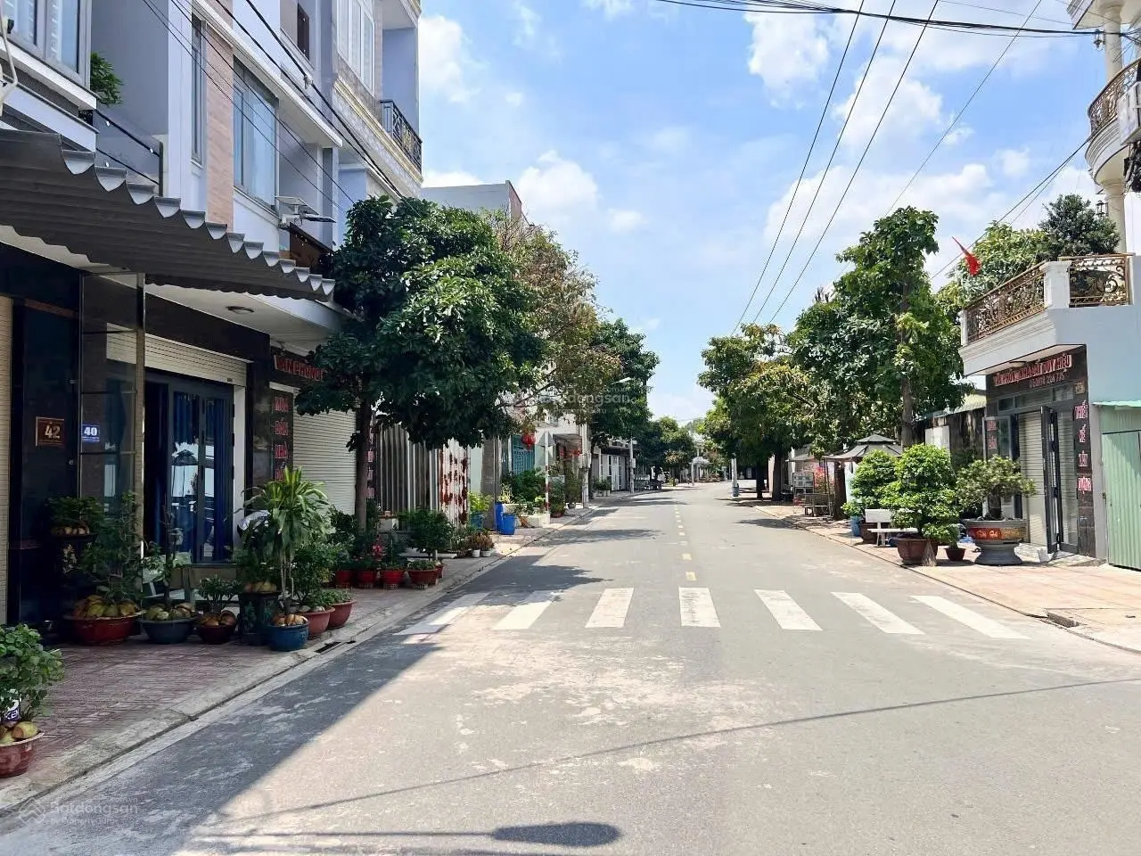 NHÀ 3 TẦNG ĐẸP GẦN TTYT HAI BÀ TRƯNG GIÁ CHỈ 4 TỶ 800 - KDC phân lô sạch đẹp, Xe hơi ngủ trong nhà