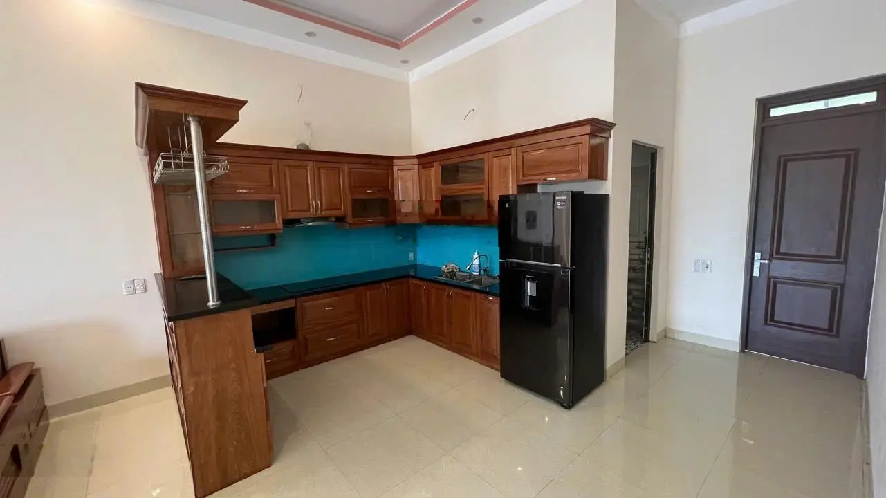 Chính chủ bán biệt thự huyện Vân Hồ DT 245m2, đường 23,5m, đầy đủ tiện nghi, giá 3,2 tỷ