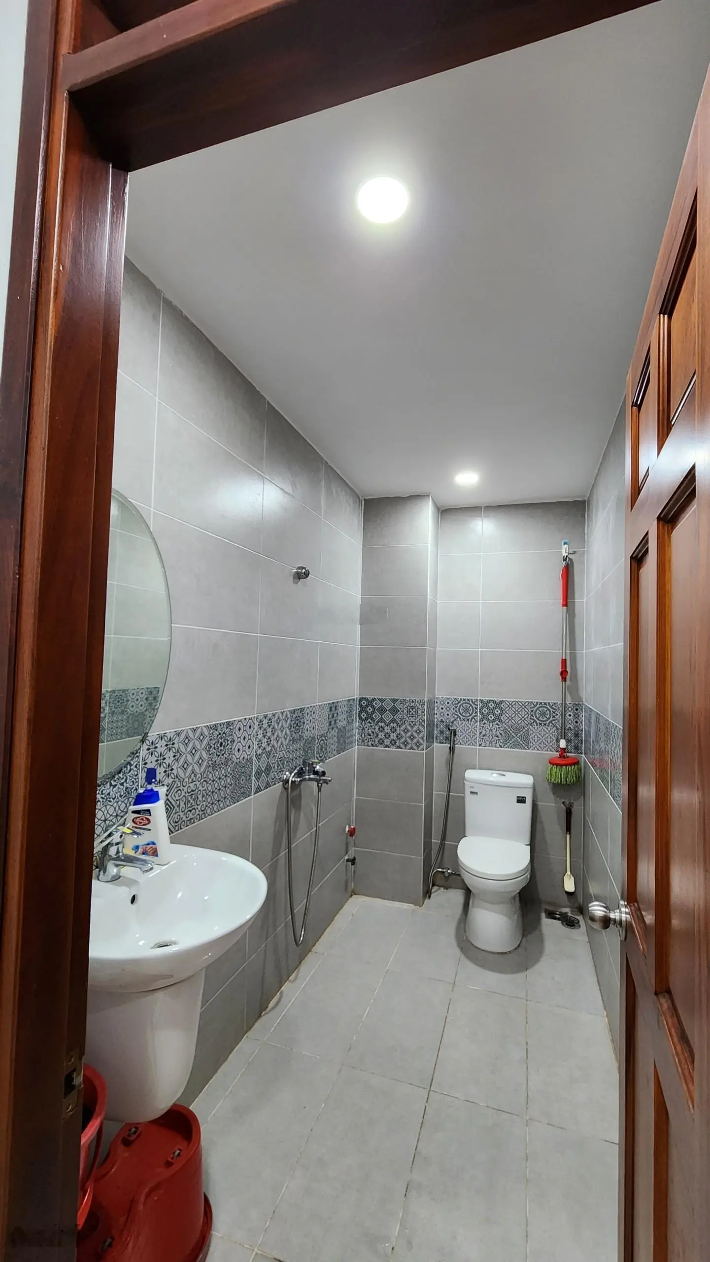 Ngợp giảm sâu 5tỷ bán nhà hẻm ôtô vào nhà vip Hoàng Hoa Thám P13 Tân Bình, 90m2 ngang 4.3m, chỉ 8tỷ