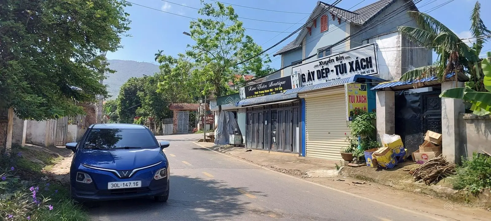 Chủ cần tiền bán gấp lô góc nằm trên trục chính đường nhựa liên xã với đơn giá rẻ nhất khu vực