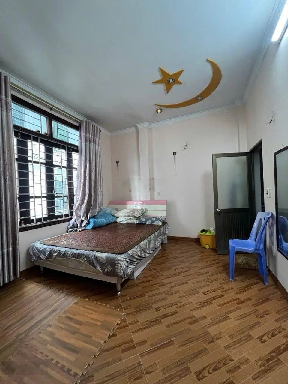 Bán nhà chính chủ Lạc Long Quân, Tây Hồ, 3 tầng, 50m2, mặt tiền 5m, ngõ thông, kinh doanh tốt